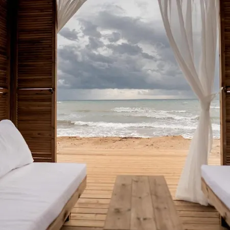 Thalassa Beach Amazing Three Bedroom Private Pool Apartman